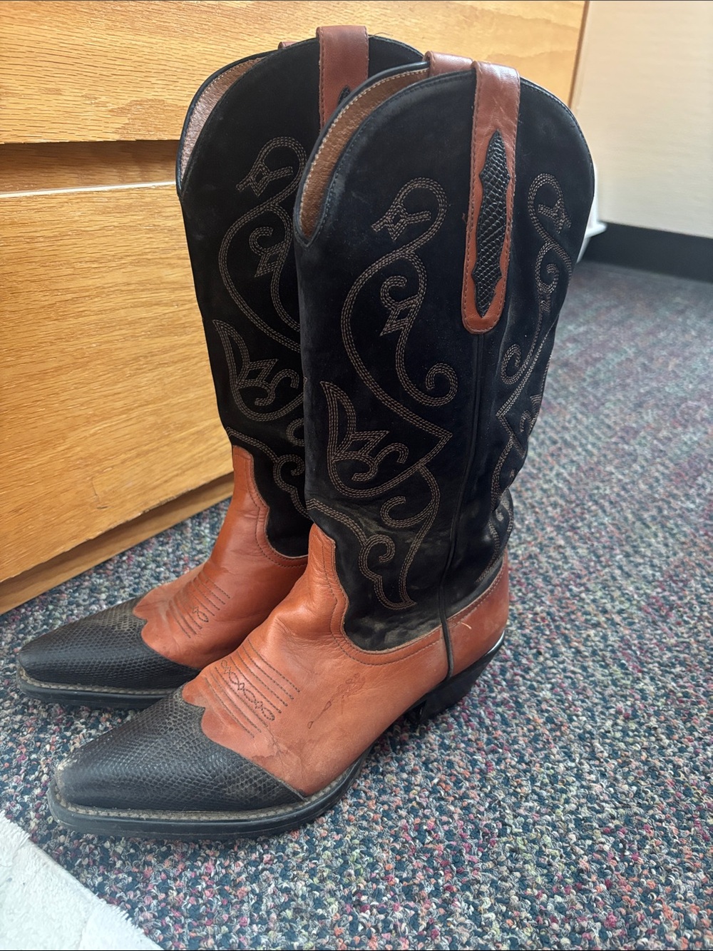 Nine West Two-Tone Black and Brown Western Cowboy Boots